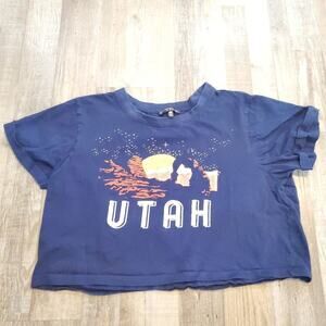 Love peace and lazy days large junior crop top